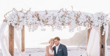 Торжество в средиземноморском стиле: пляжные свадебные платья для идеального дня Белое платье для свадьбы на пляже